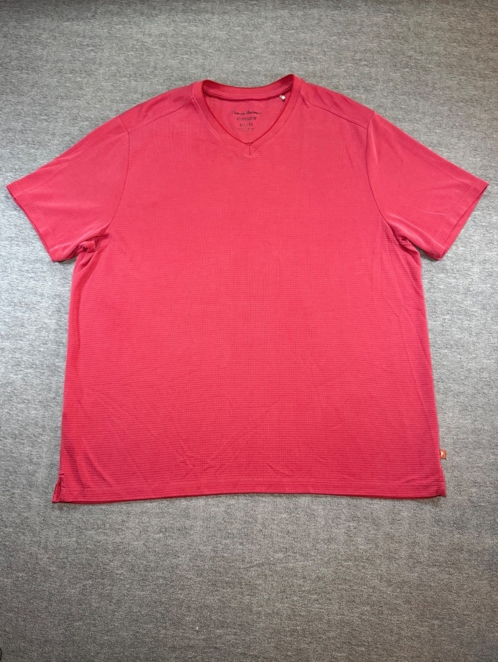 Tommy Bahama IslandZone Men’s XXL Red V-Neck Tencel Coolmax Performance Tee